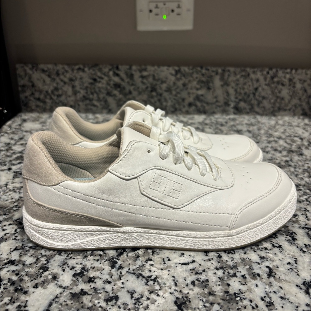 Dr. Scholl's Cream and White Sneakers